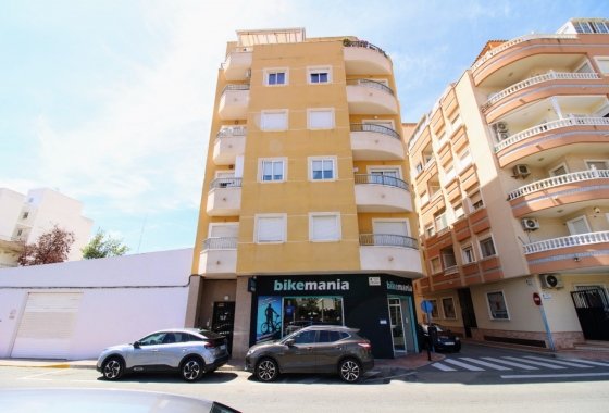 Apartment / flat - Resale - Torrevieja - Playa Acequion