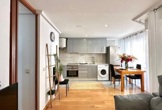 Apartment / flat - Resale - Torrevieja - Torrevieja - Playa del Cura