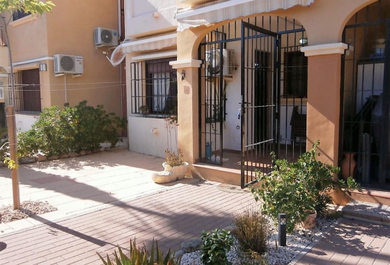 Bungalow - Resale - Torrevieja -  Urbanization