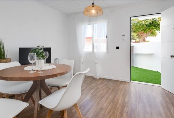 Bungalow - Rynek Wtórny - Torrevieja - DOM - 2120