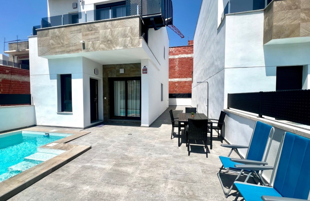 Obra nueva - Villa - Torrevieja - Torreta