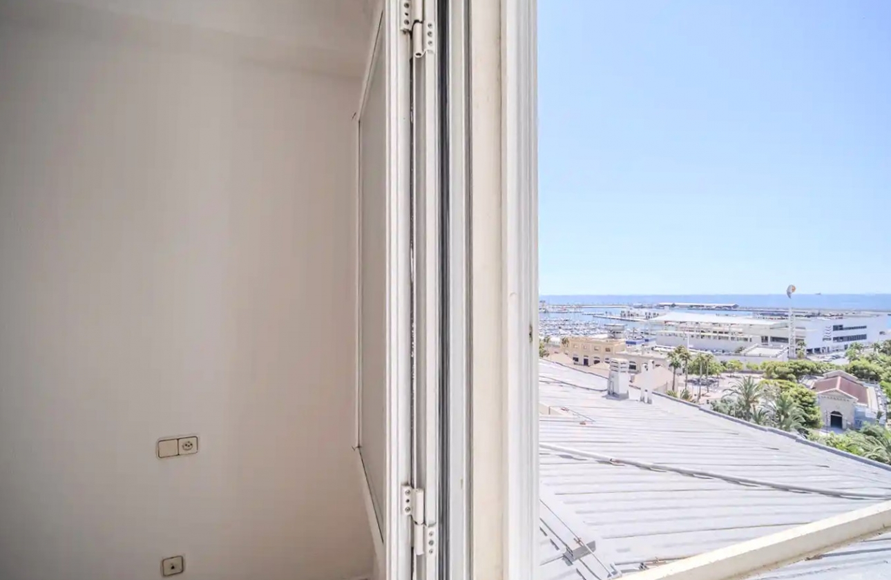 Resale - Apartment / flat - Alicante - Centro