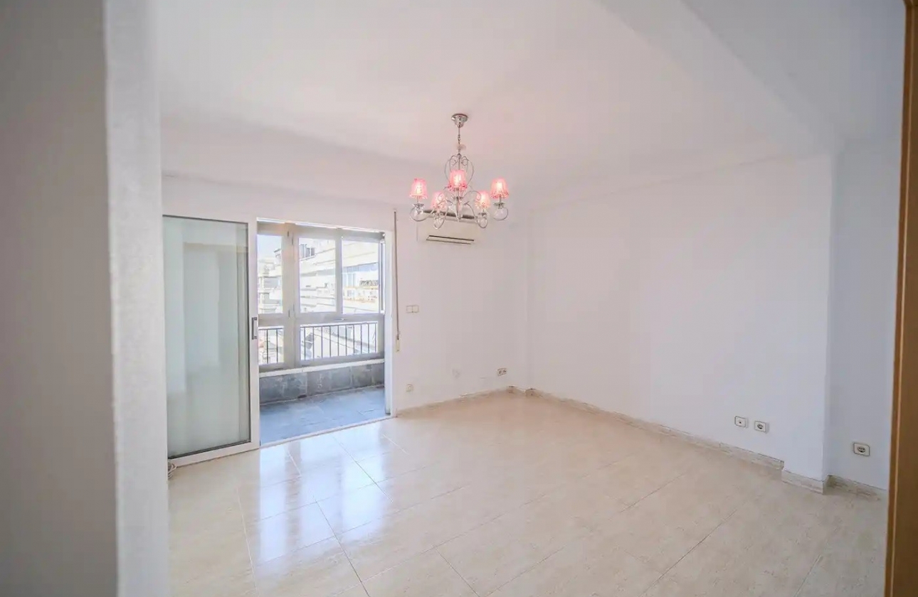 Resale - Apartment / flat - Alicante - Centro