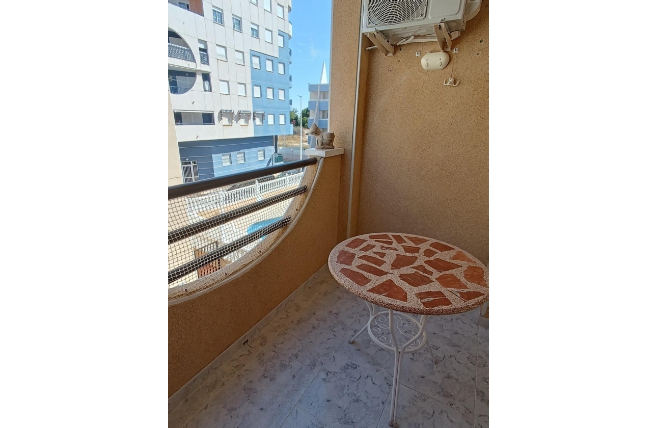 Resale - Apartment / flat - La Mata