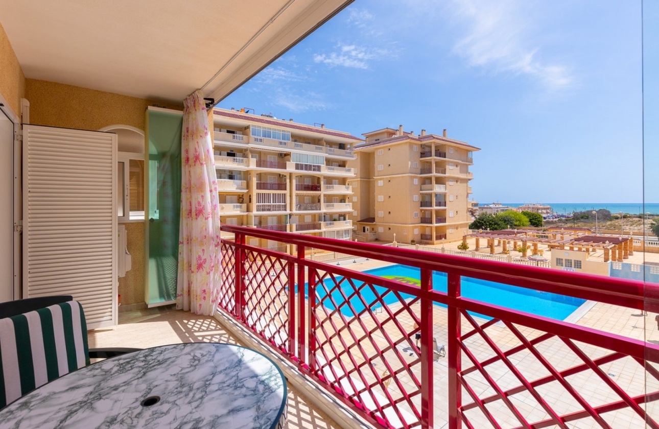 Resale - Apartment / flat - La Mata