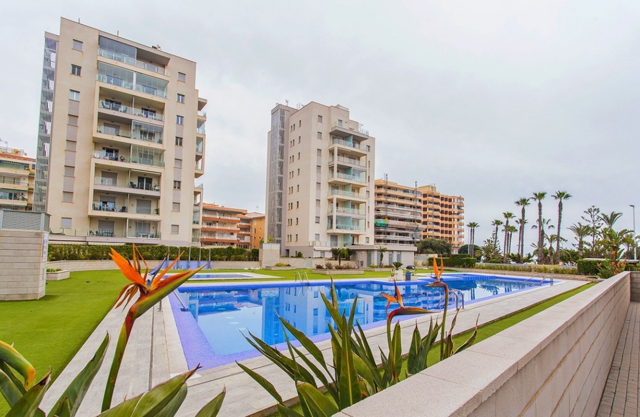 Resale - Apartment / flat - La Mata