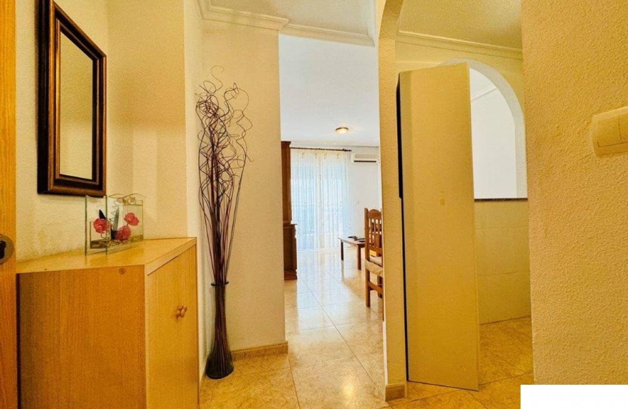 Resale - Apartment / flat - La Mata