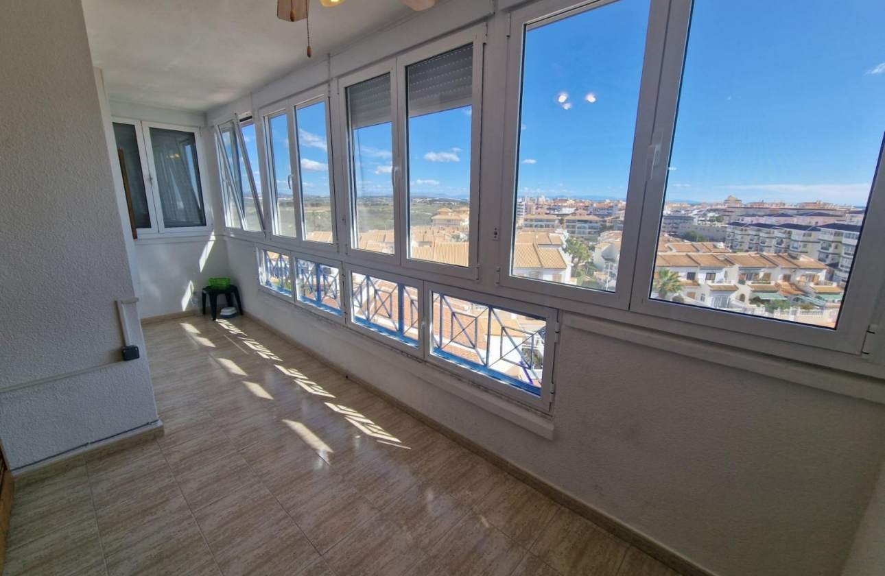 Resale - Apartment / flat - La Mata