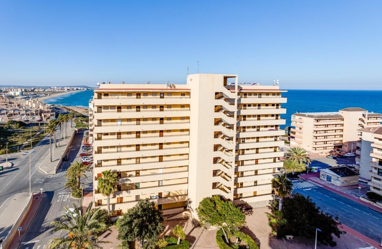 Resale - Apartment / flat - La Mata