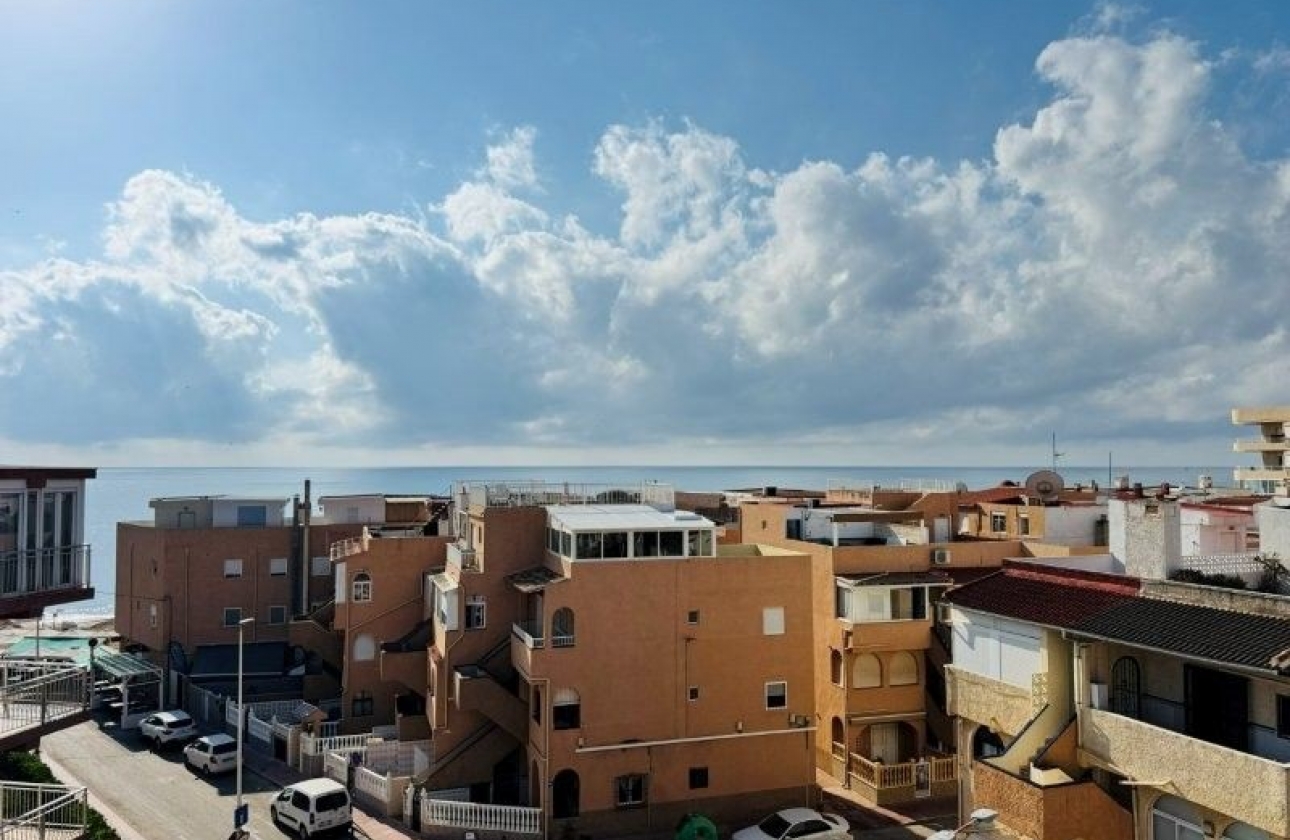 Resale - Apartment / flat - La Mata