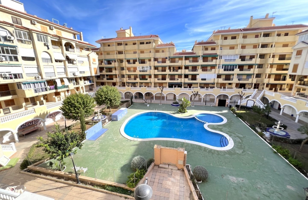 Resale - Apartment / flat - La Mata