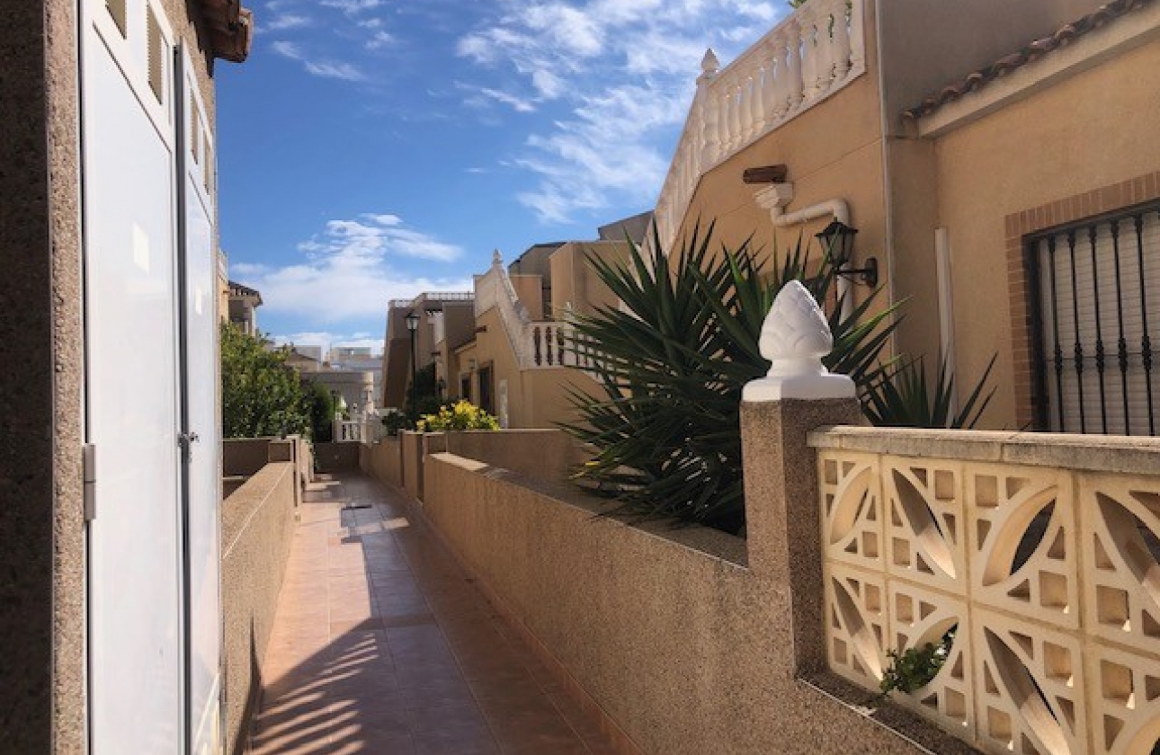 Resale - Apartment / flat - Orihuela Costa - Cabo roig - La Zenia