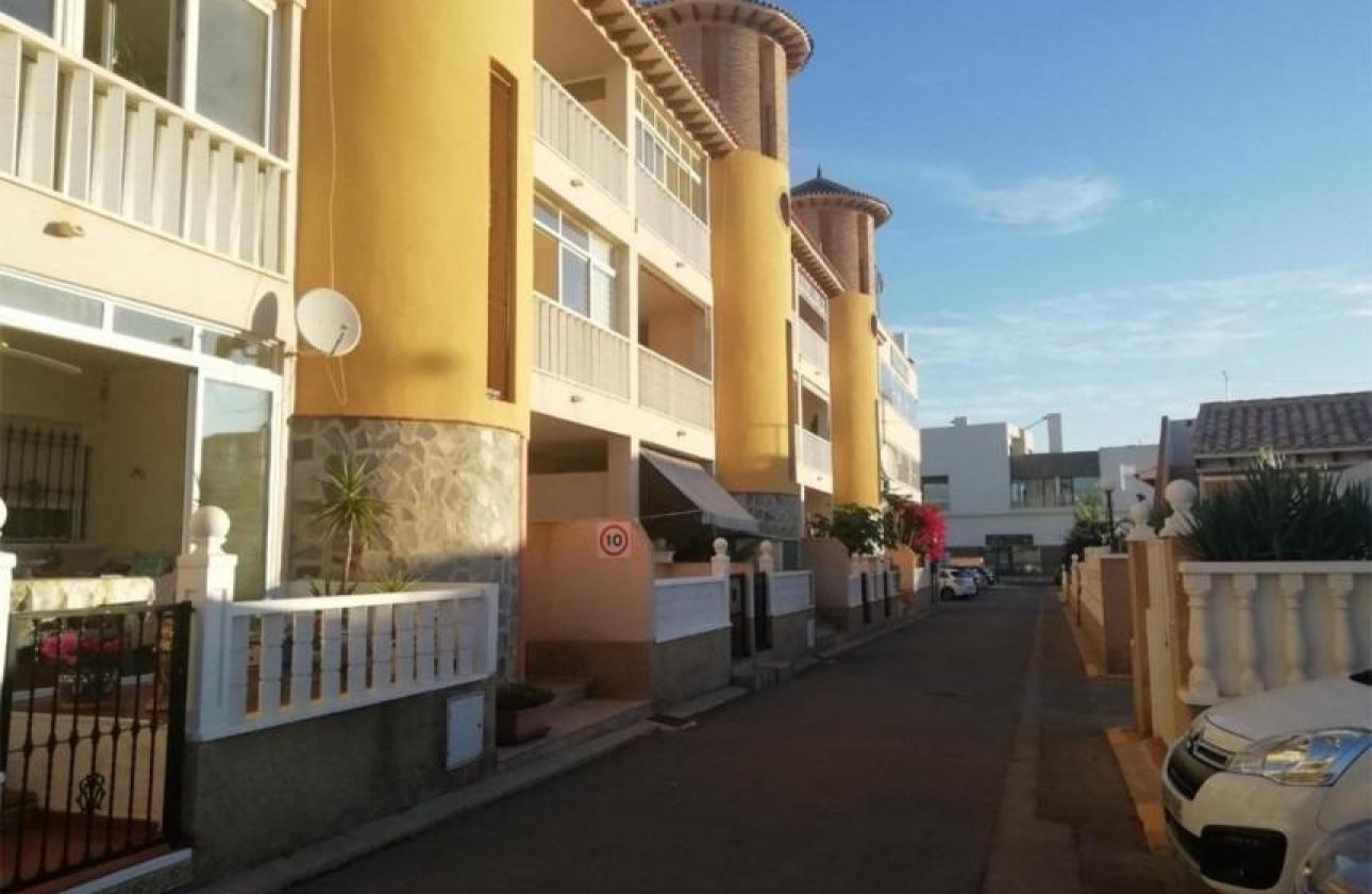 Resale - Apartment / flat - Orihuela Costa - La Zenia