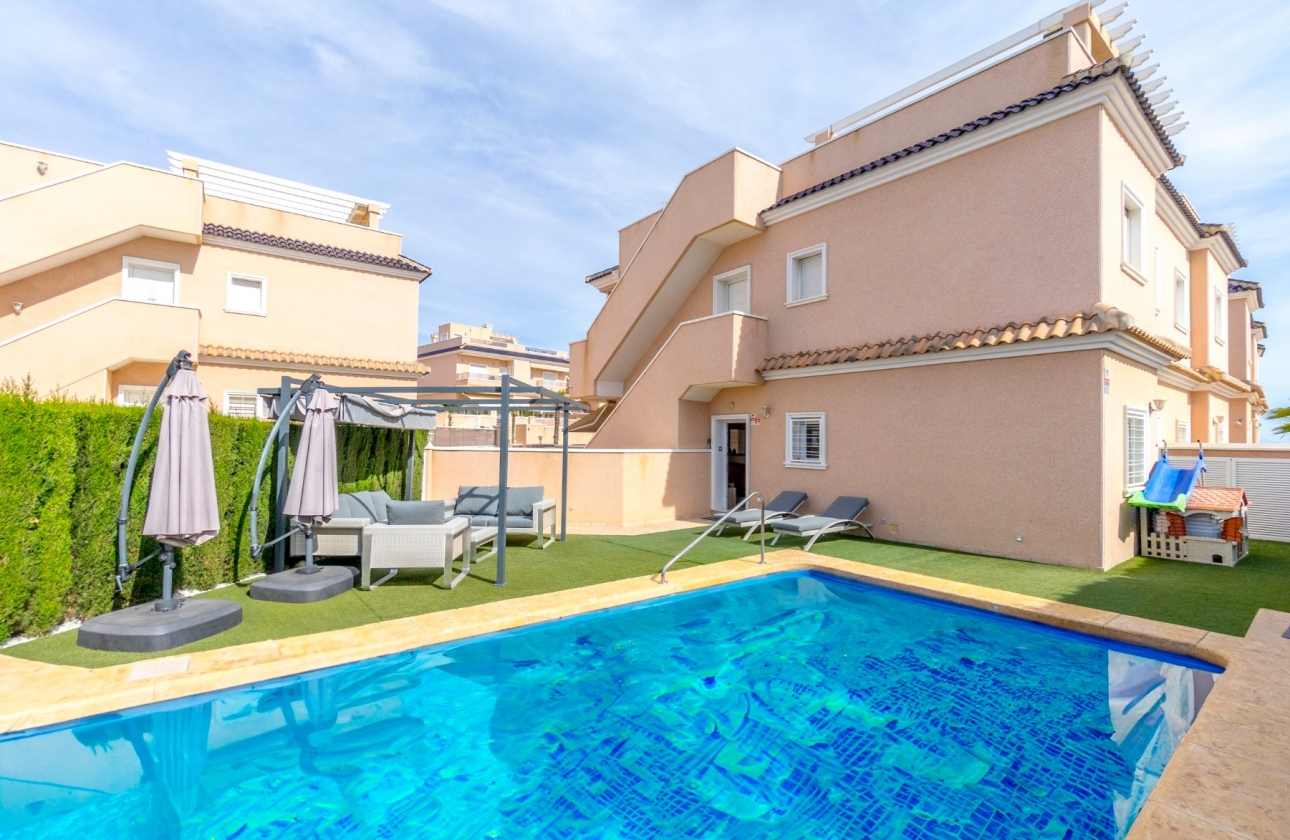 Resale - Apartment / flat - Orihuela Costa - Villamartín