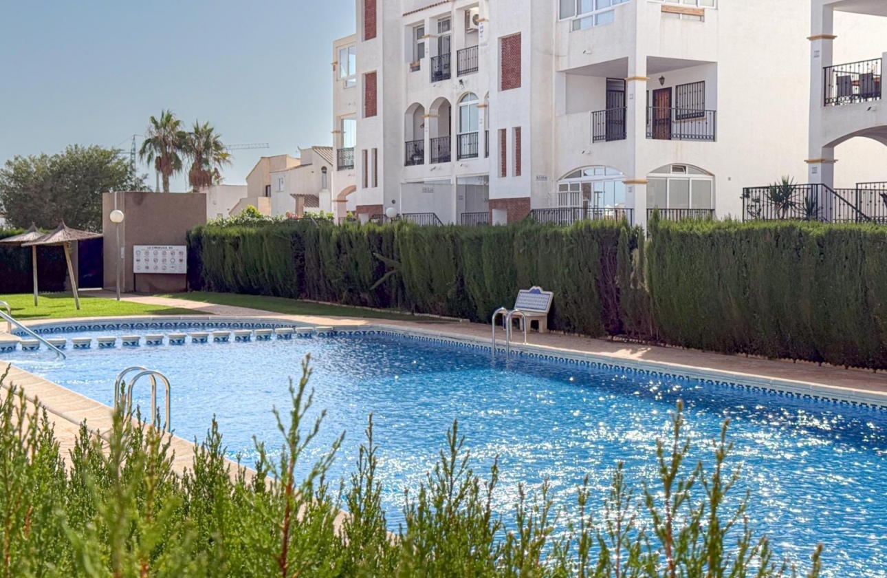 Resale - Apartment / flat - Punta Prima