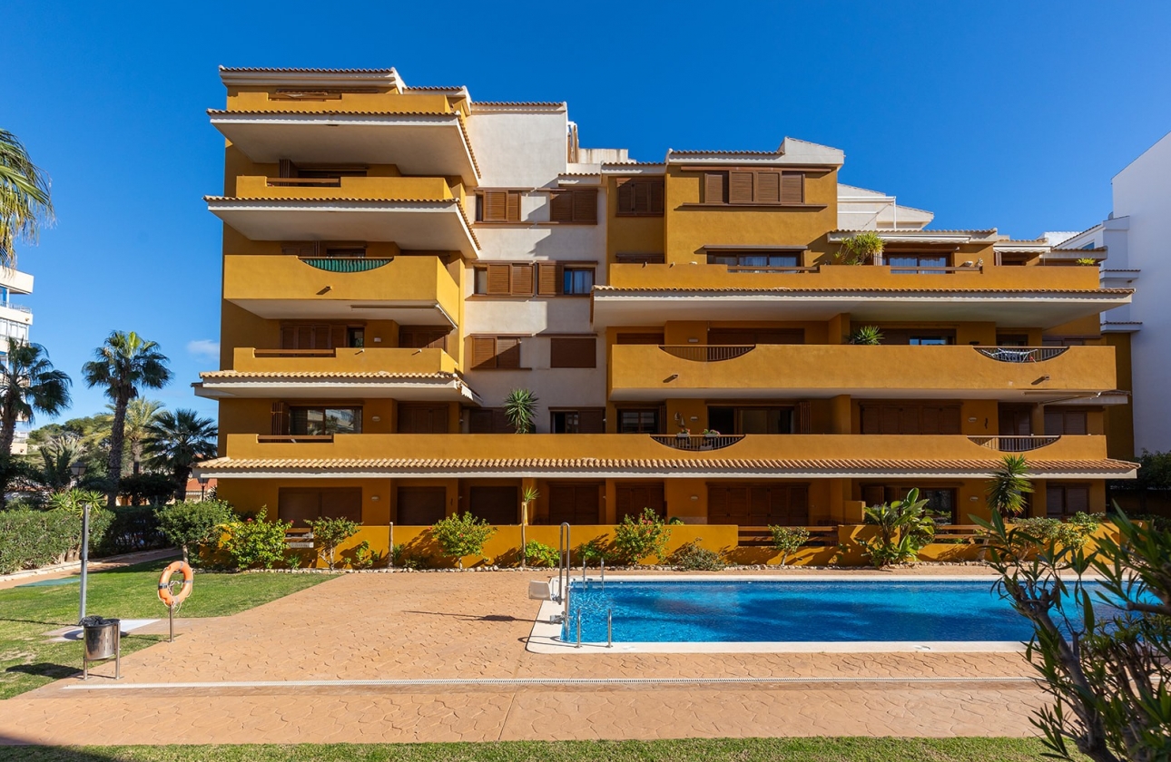 Resale - Apartment / flat - Punta Prima