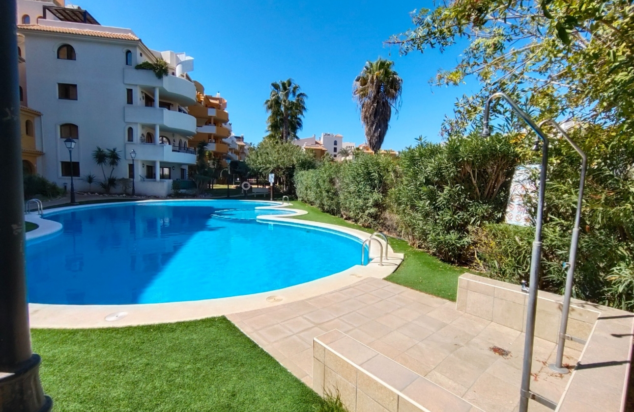 Resale - Apartment / flat - Punta Prima