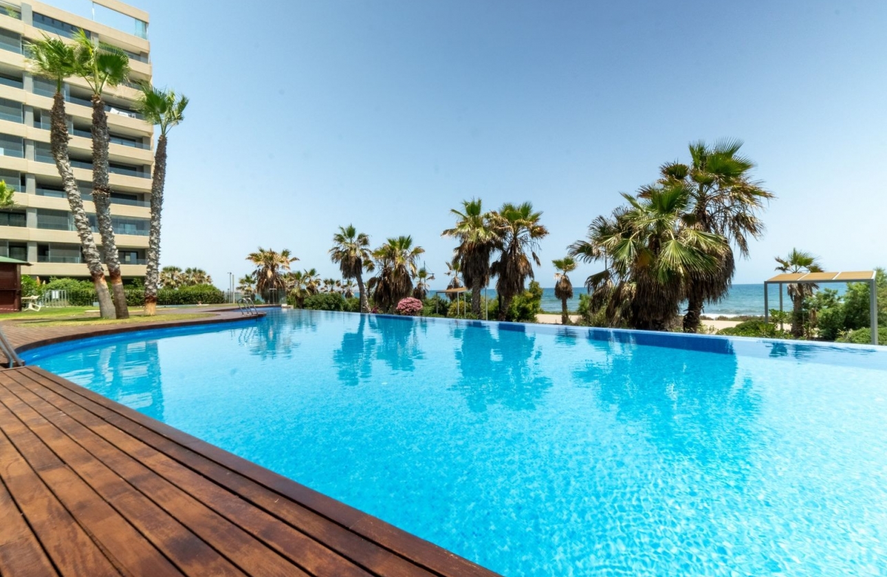 Resale - Apartment / flat - Punta Prima
