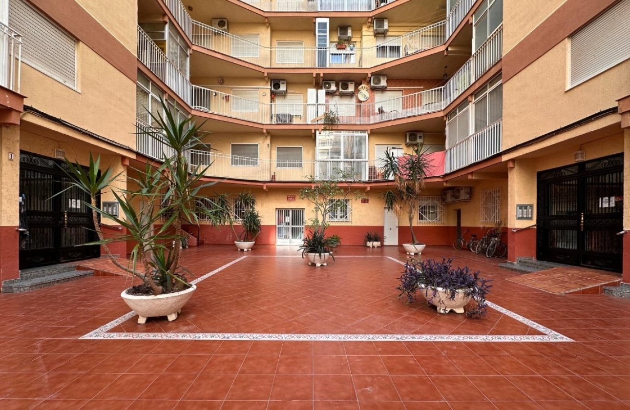 Resale - Apartment / flat - Santa Pola