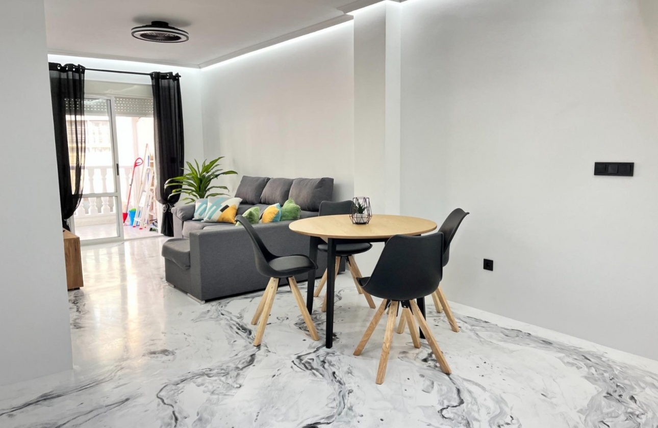 Resale - Apartment / flat - Torrevieja - Acequion