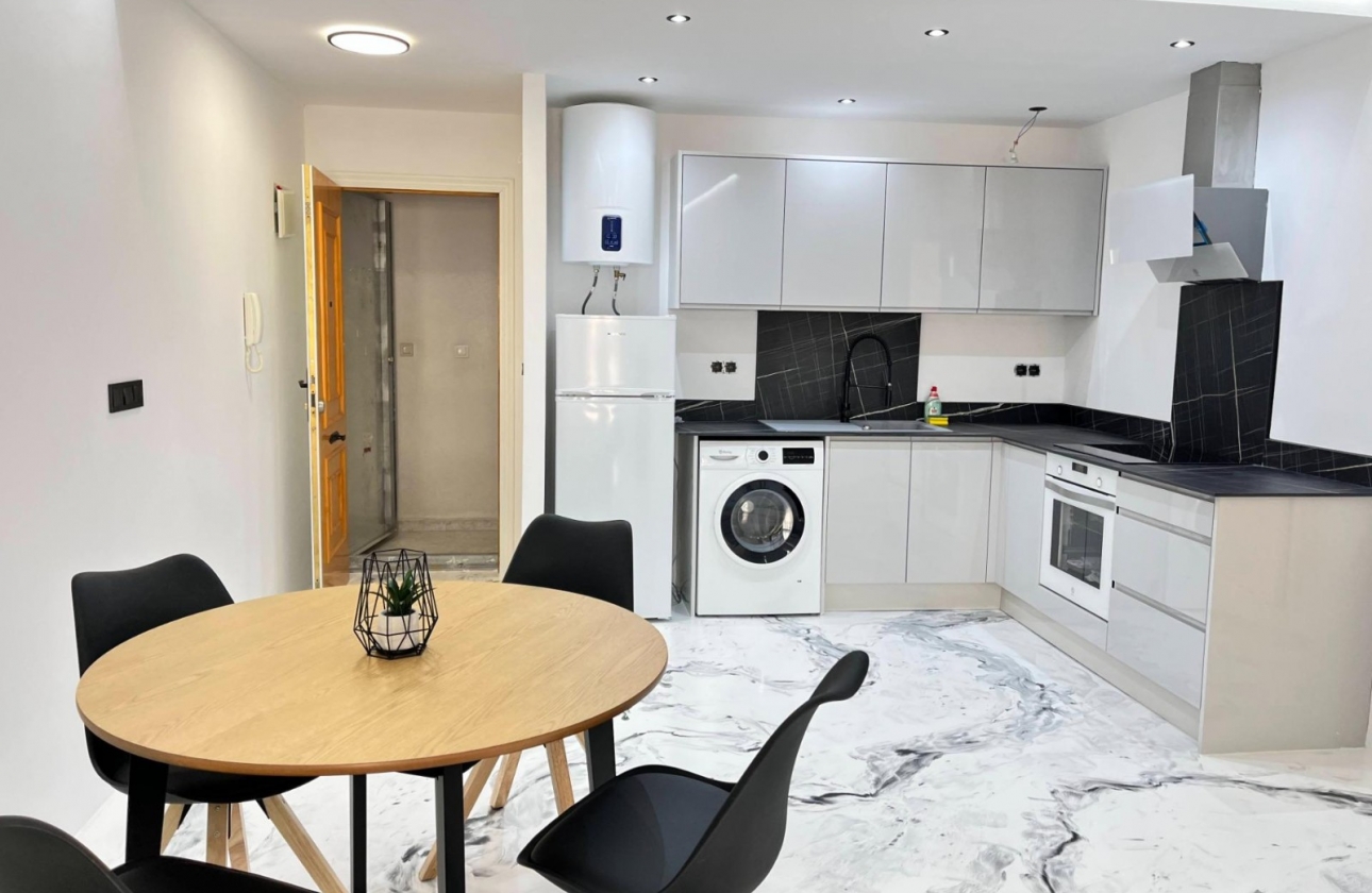 Resale - Apartment / flat - Torrevieja - Acequion