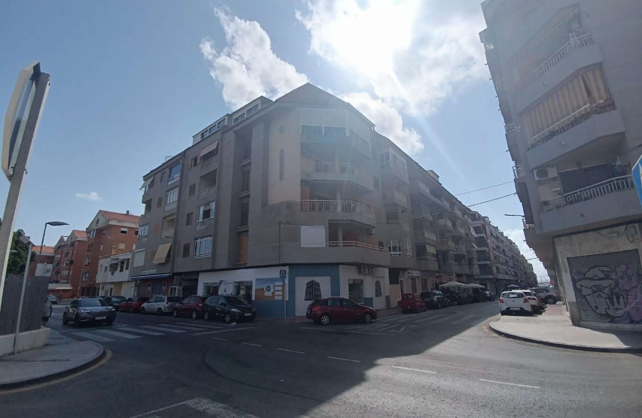 Resale - Apartment / flat - Torrevieja - Acequion