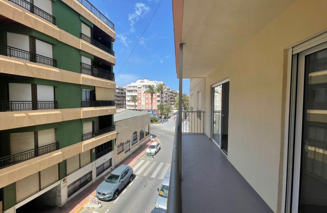 Resale - Apartment / flat - Torrevieja - Centro