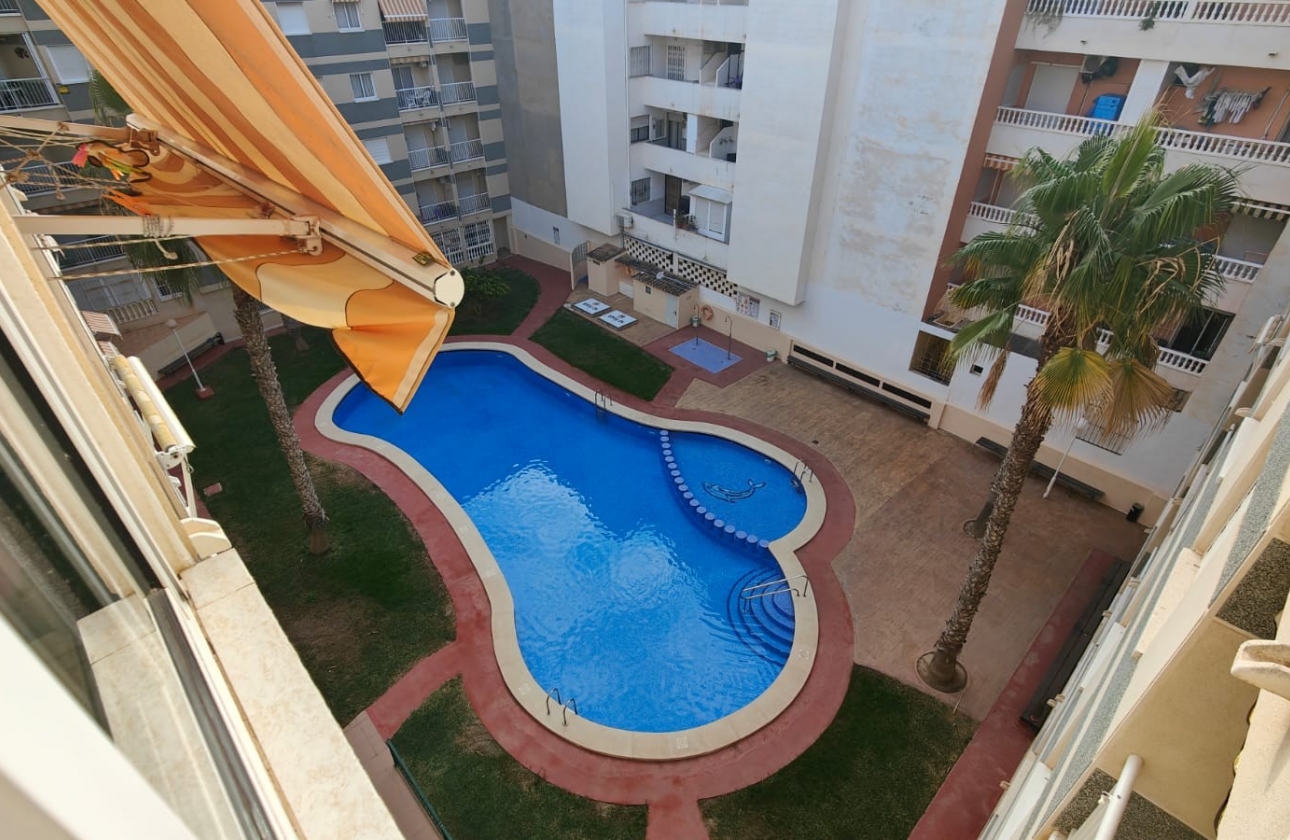 Resale - Apartment / flat - Torrevieja - Centro