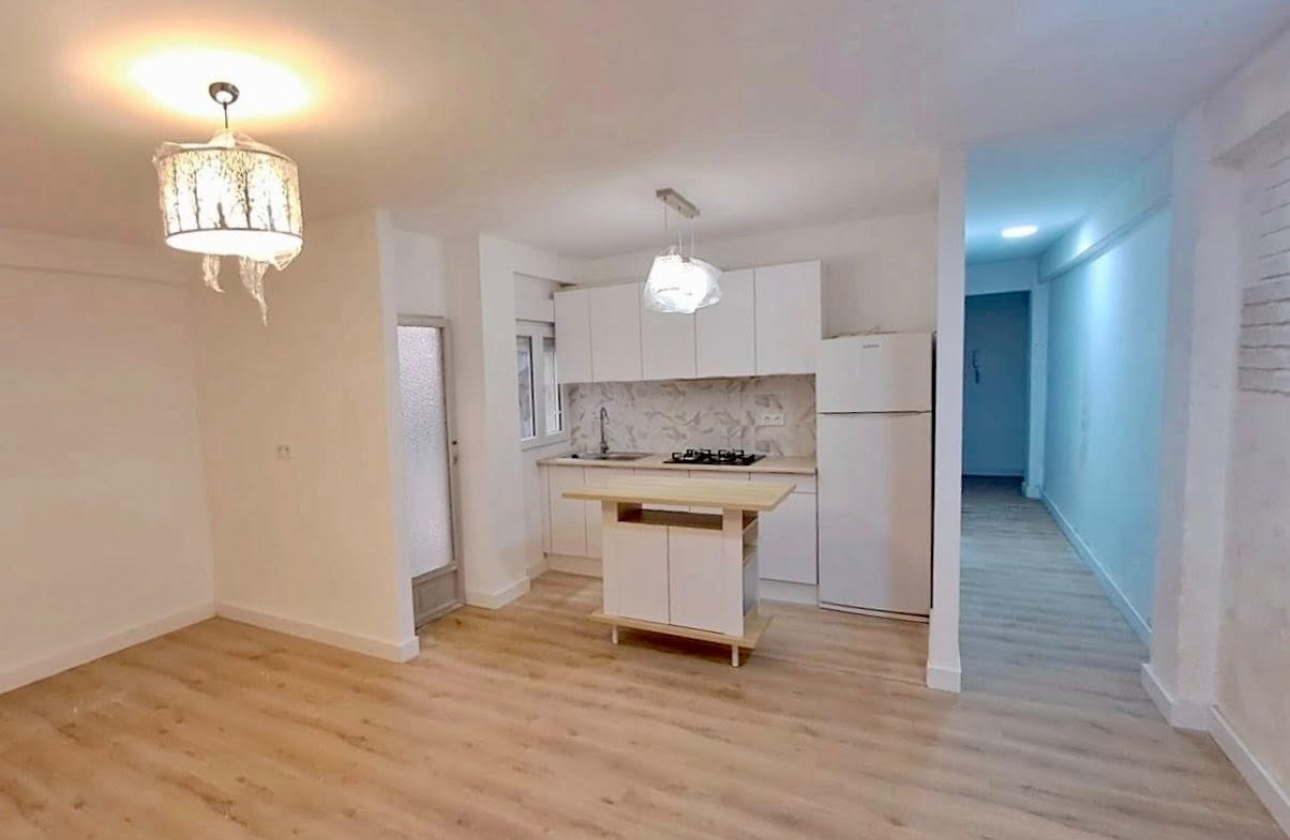 Resale - Apartment / flat - Torrevieja - City Center