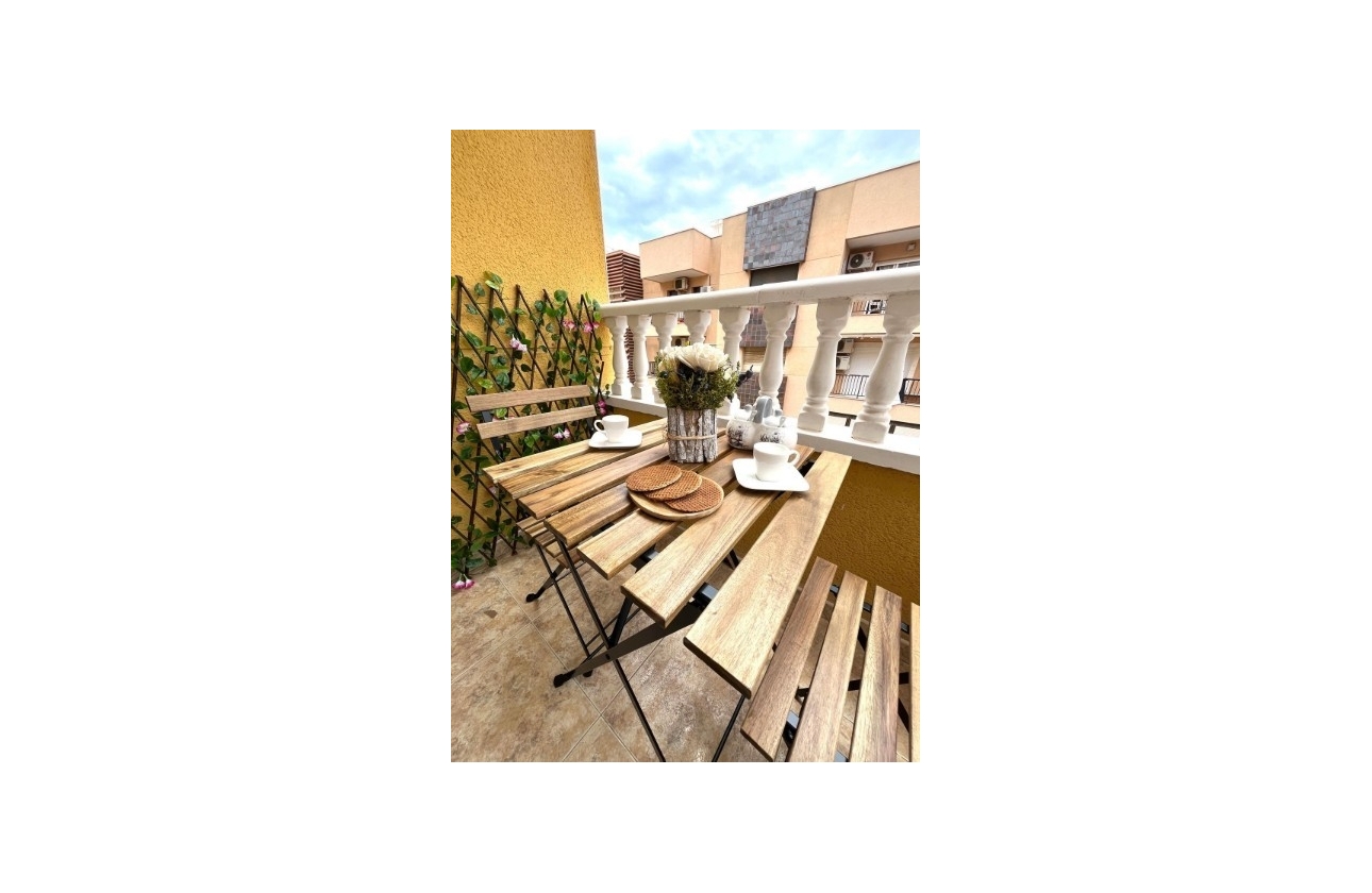 Resale - Apartment / flat - Torrevieja - El Acequión - Los Náufragos