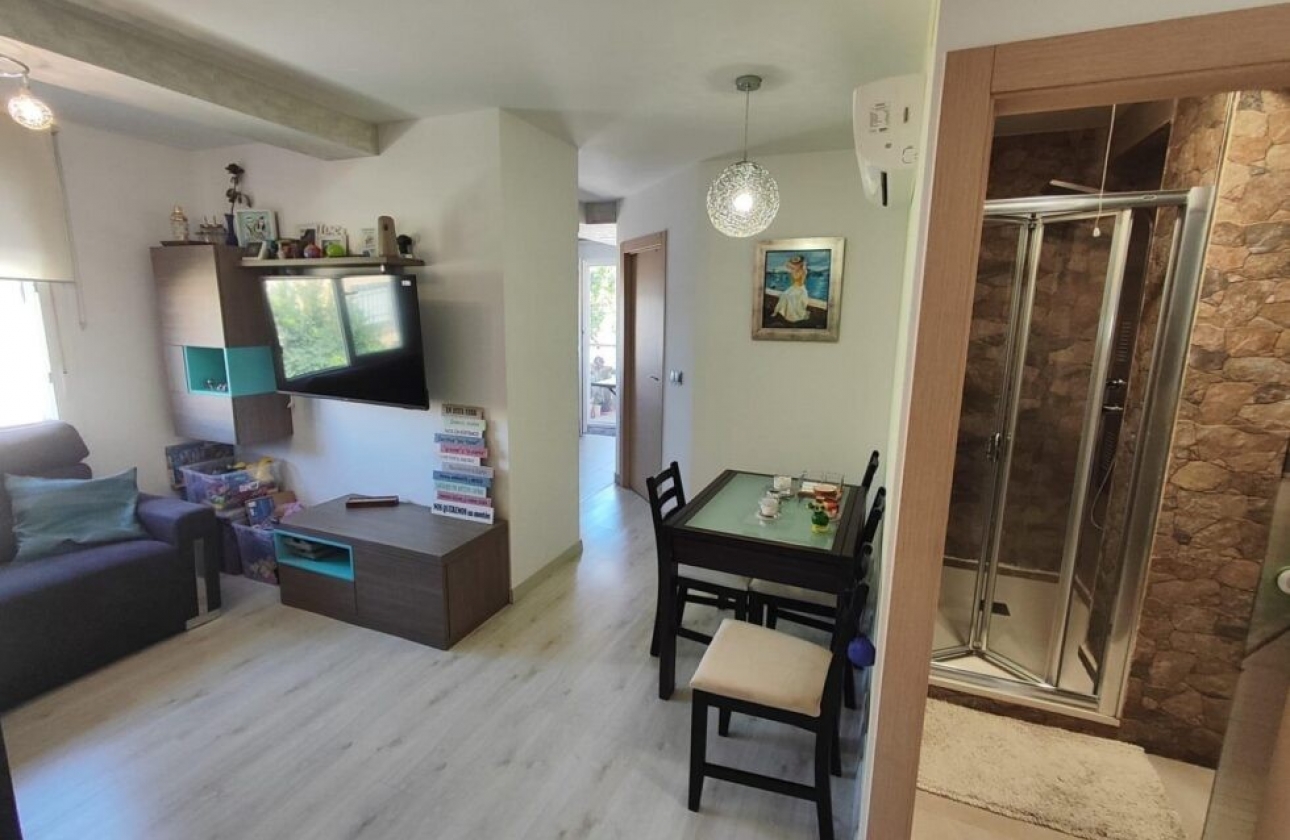 Resale - Apartment / flat - Torrevieja - LA MATA