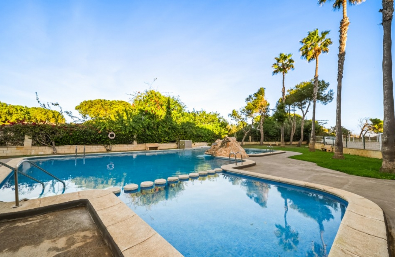 Resale - Apartment / flat - Torrevieja - LA MATA