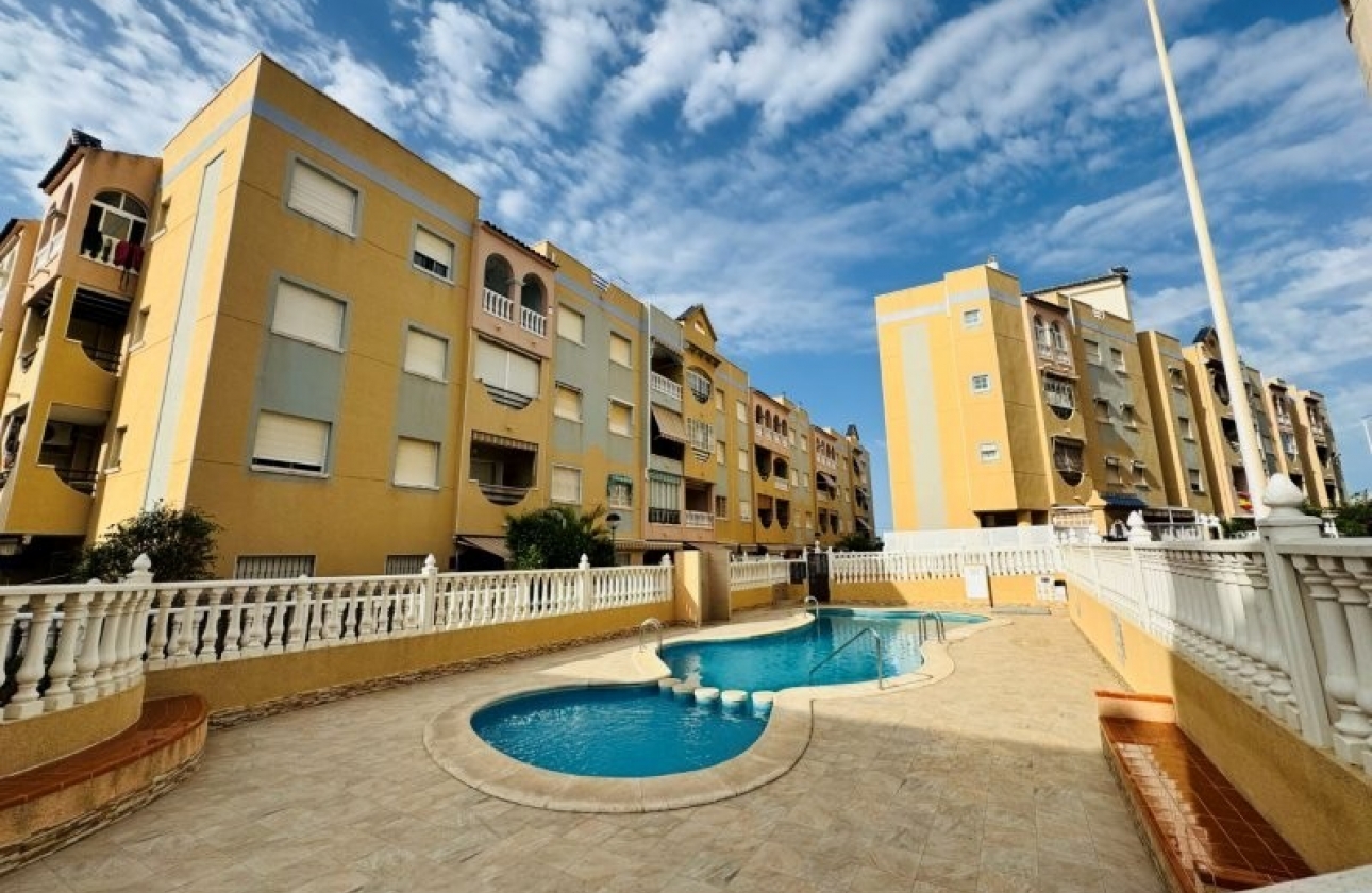 Resale - Apartment / flat - Torrevieja - LA MATA
