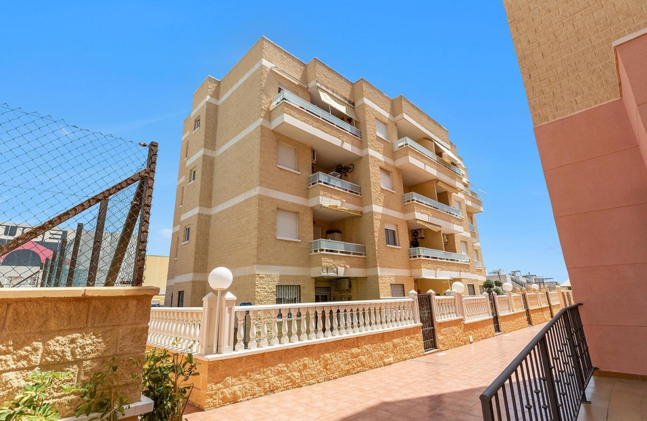 Resale - Apartment / flat - Torrevieja - Nueva Torrevieja - Aguas Nuevas