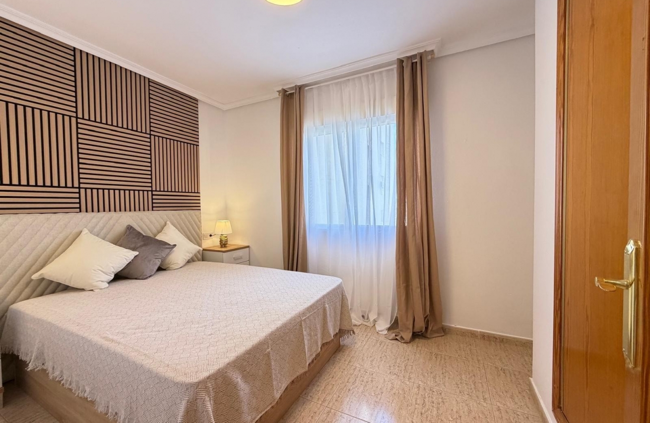 Resale - Apartment / flat - Torrevieja - Nueva Torrevieja - Aguas Nuevas