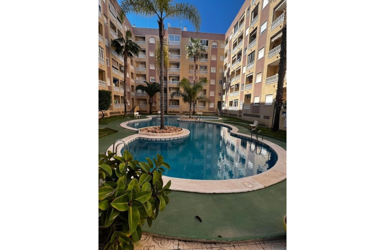 Resale - Apartment / flat - Torrevieja - Parque de Las Naciones