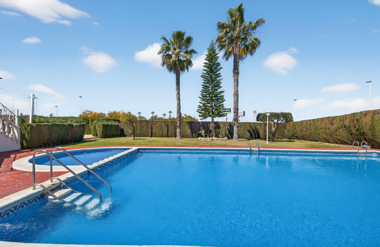 Resale - Apartment / flat - Torrevieja - Parque de Las Naciones
