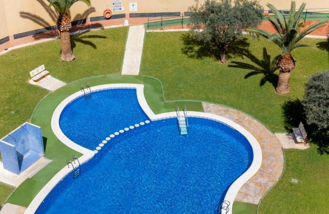Resale - Apartment / flat - Torrevieja - Parque de Las Naciones