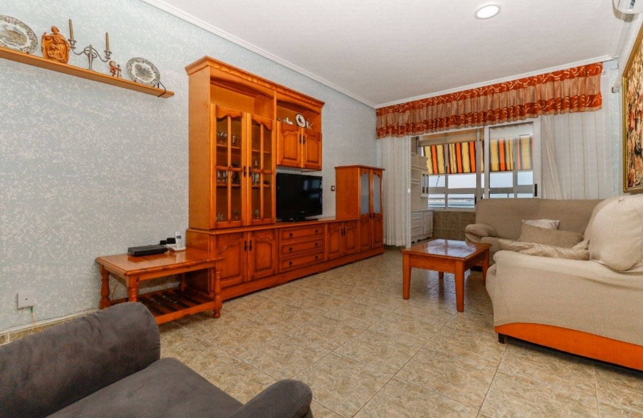 Resale - Apartment / flat - Torrevieja - Playa Acequion