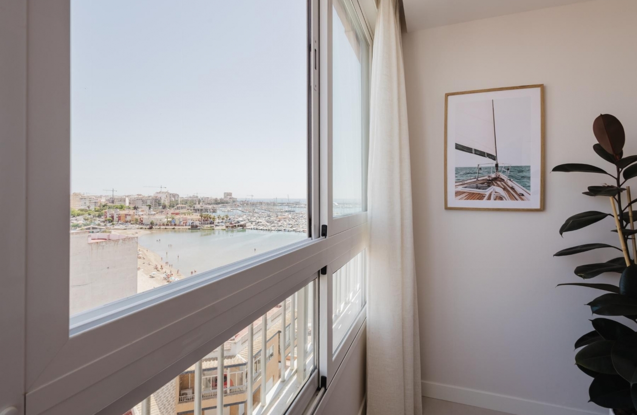 Resale - Apartment / flat - Torrevieja - Playa Acequion
