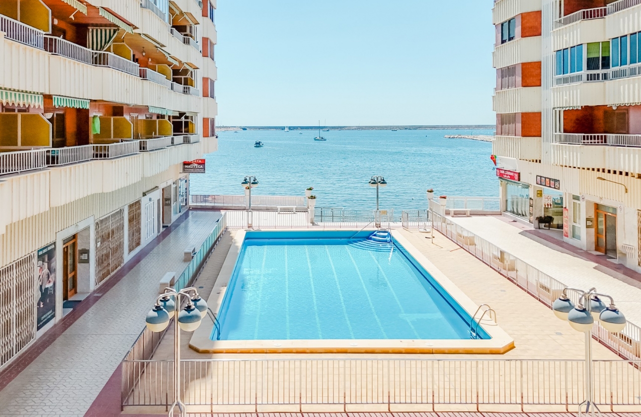 Resale - Apartment / flat - Torrevieja - Playa de La Acequion
