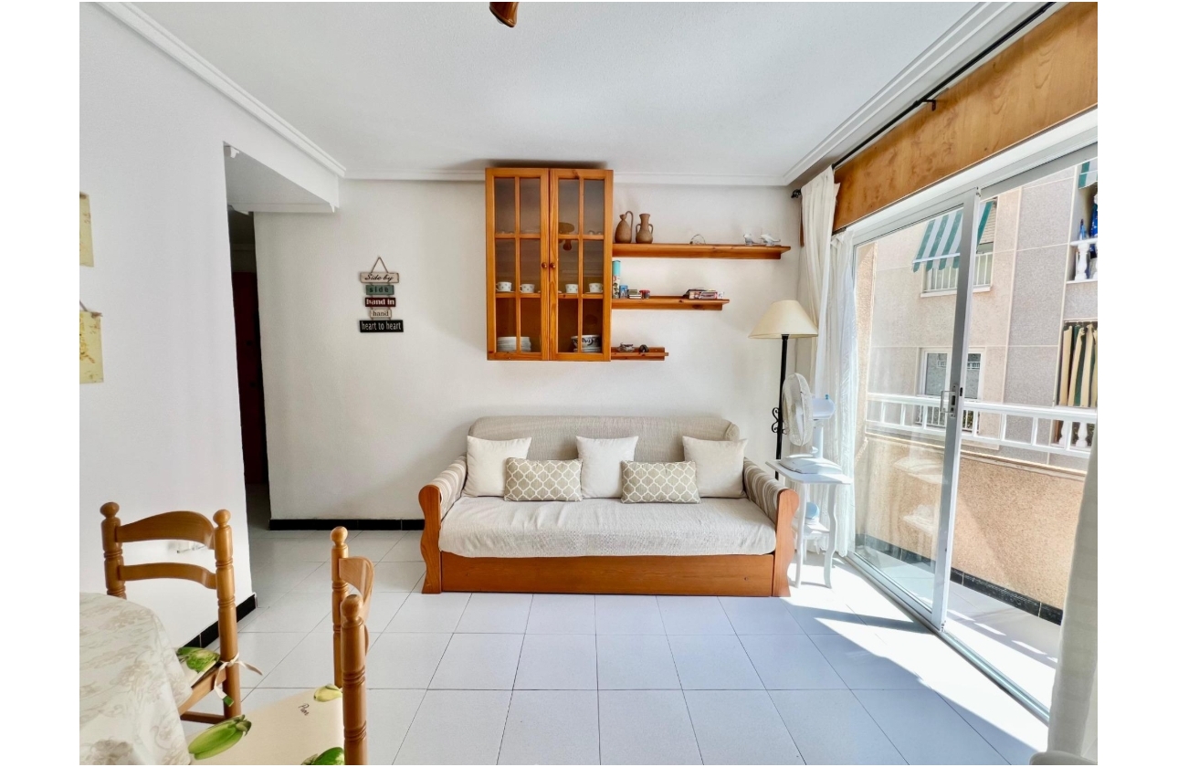 Resale - Apartment / flat - Torrevieja - Playa de los Locos