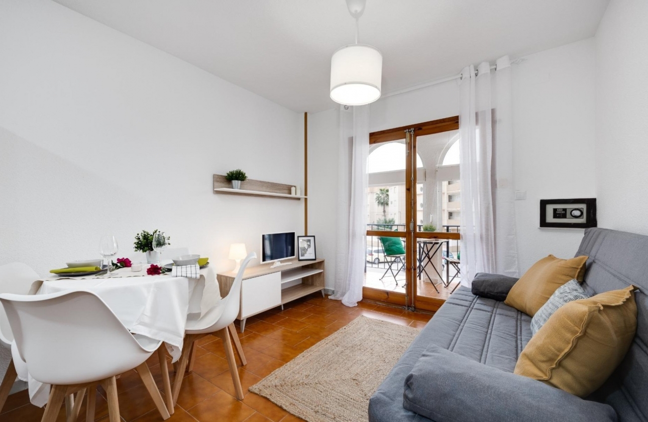 Resale - Apartment / flat - Torrevieja - Playa de los Locos