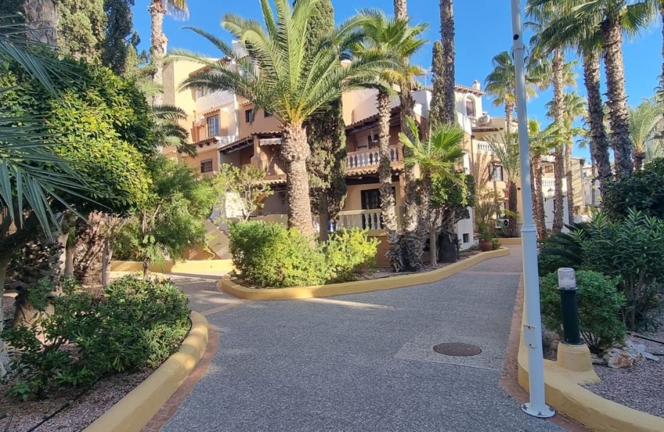 Resale - Apartment / flat - Torrevieja - Playa de los Locos