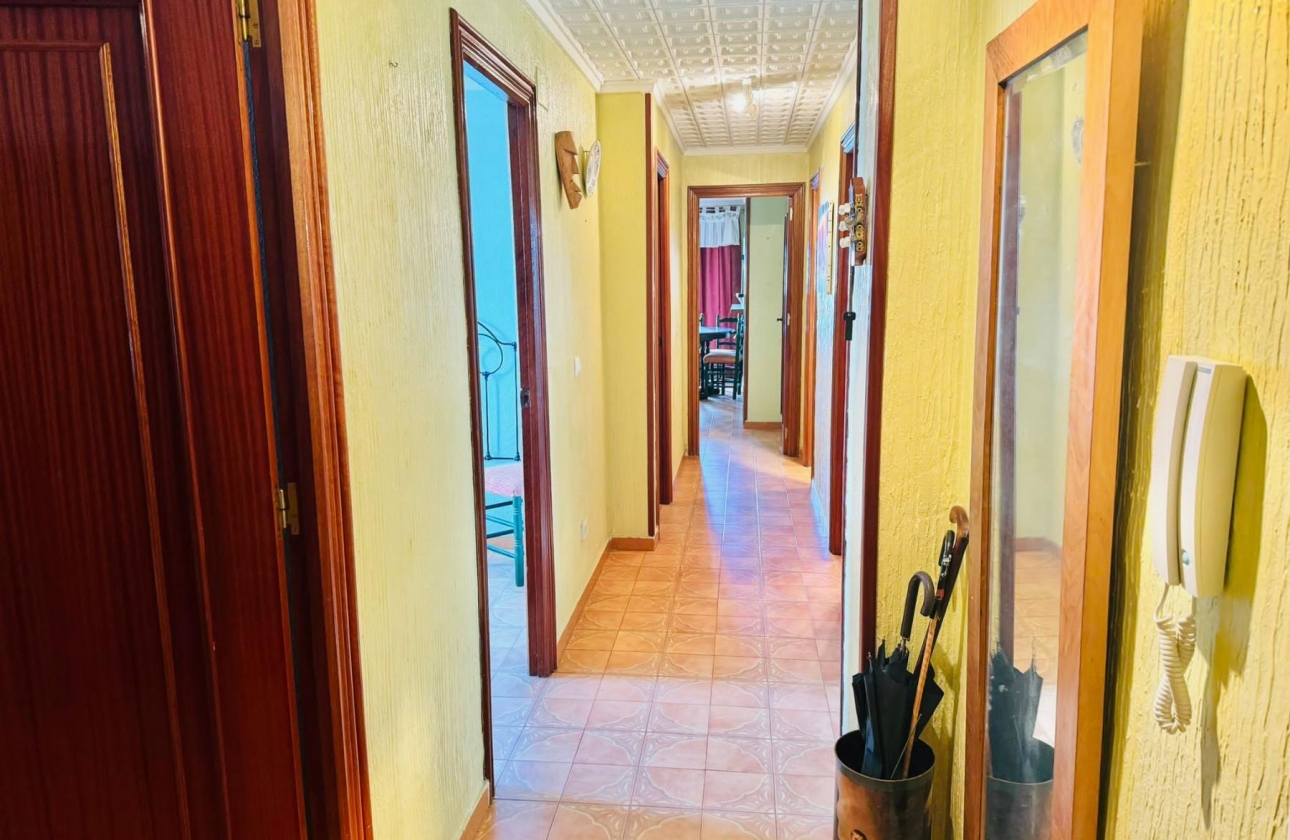 Resale - Apartment / flat - Torrevieja - Playa del Acequión