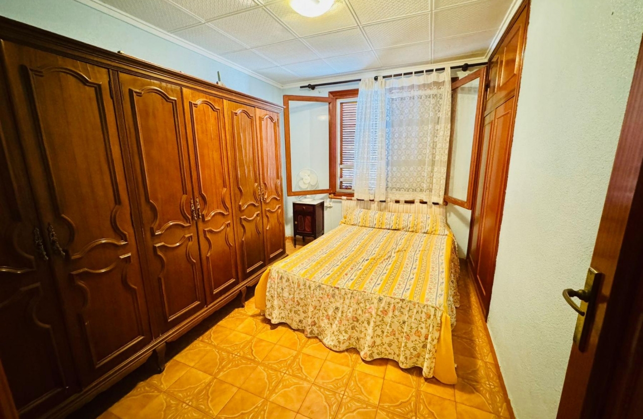 Resale - Apartment / flat - Torrevieja - Playa del Acequión