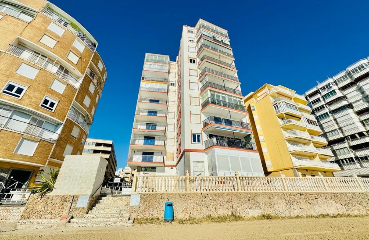 Resale - Apartment / flat - Torrevieja - Playa del Acequión