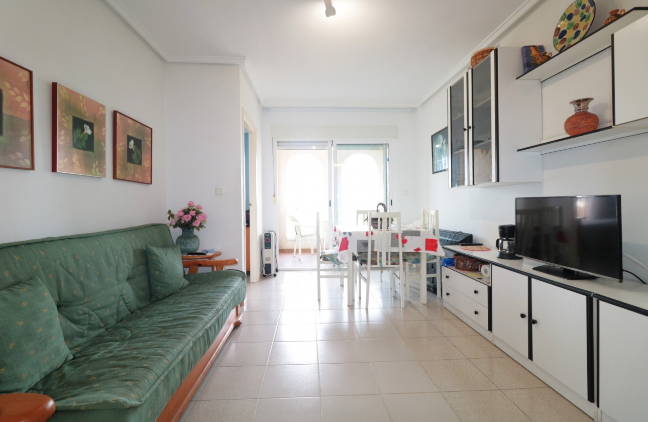 Resale - Apartment / flat - Torrevieja - Playa del Acequión