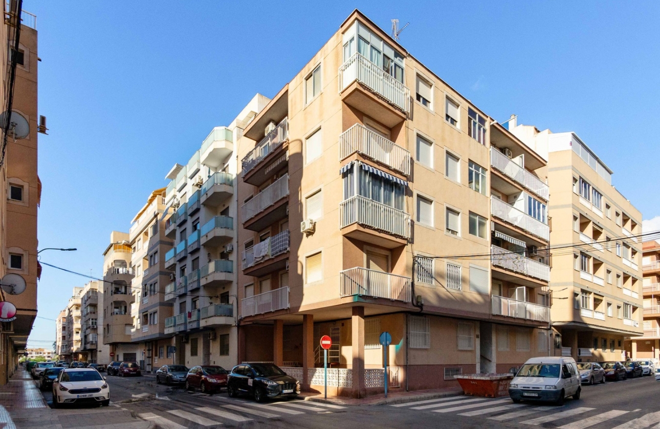 Resale - Apartment / flat - Torrevieja - Playa del Acequión