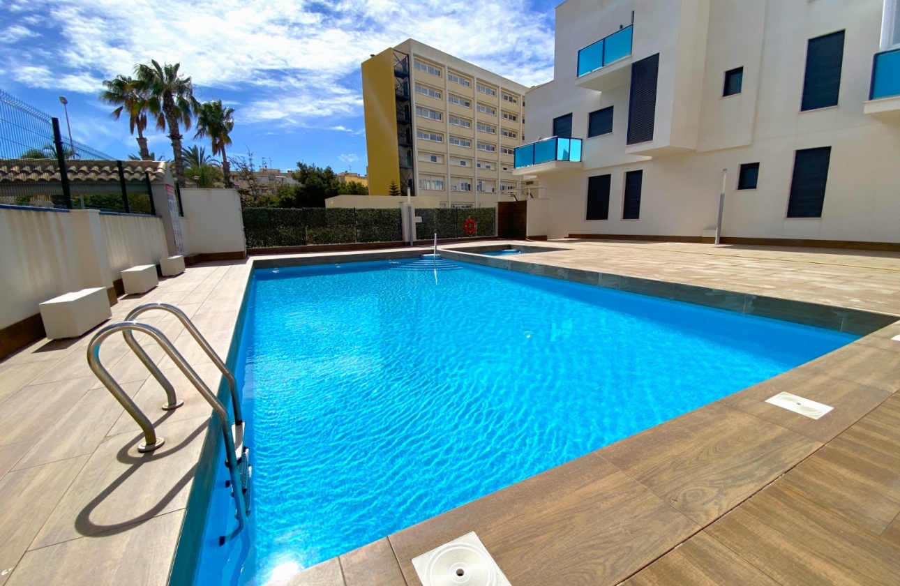 Resale - Apartment / flat - Torrevieja - Playa del Cura